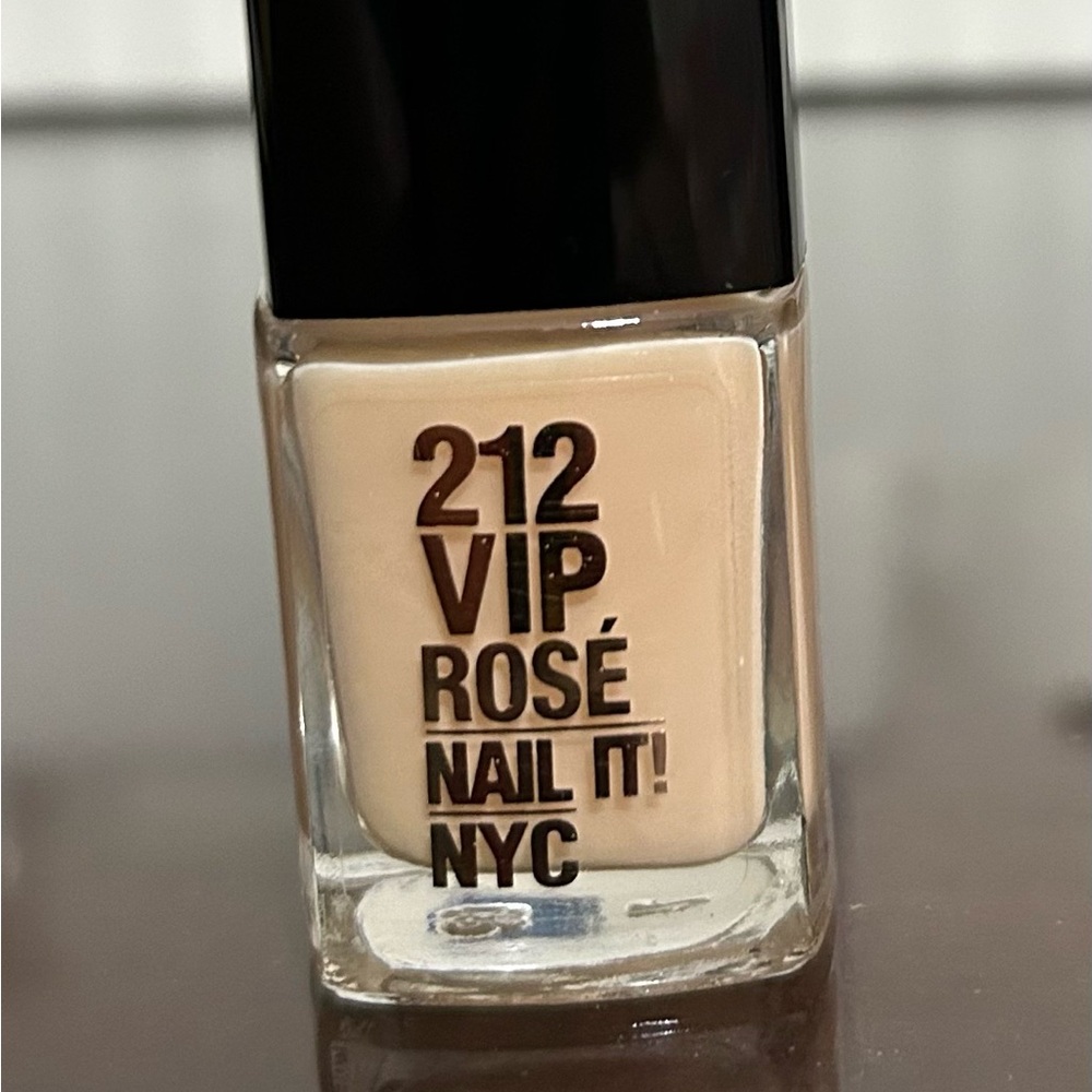 212 VIP ROSE NAIL IT! NYC